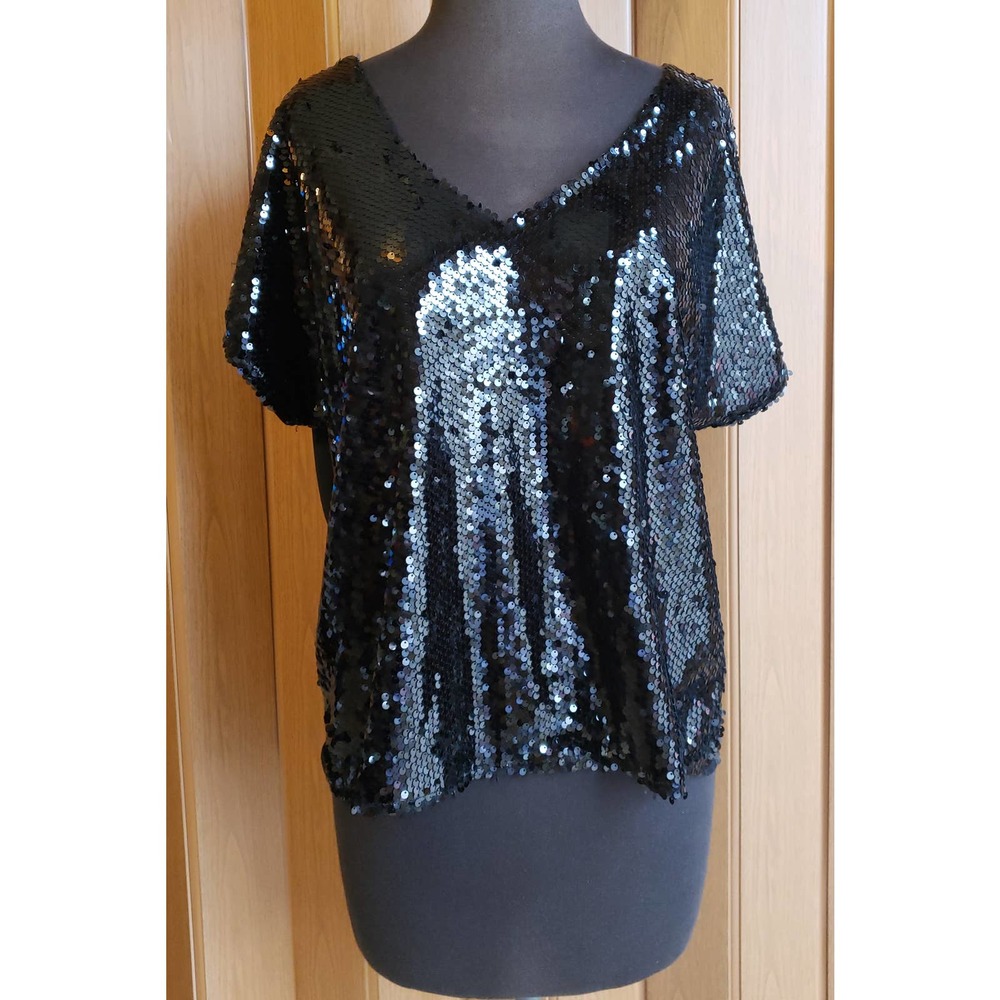 Lavish size large NWT black sequence blouse
